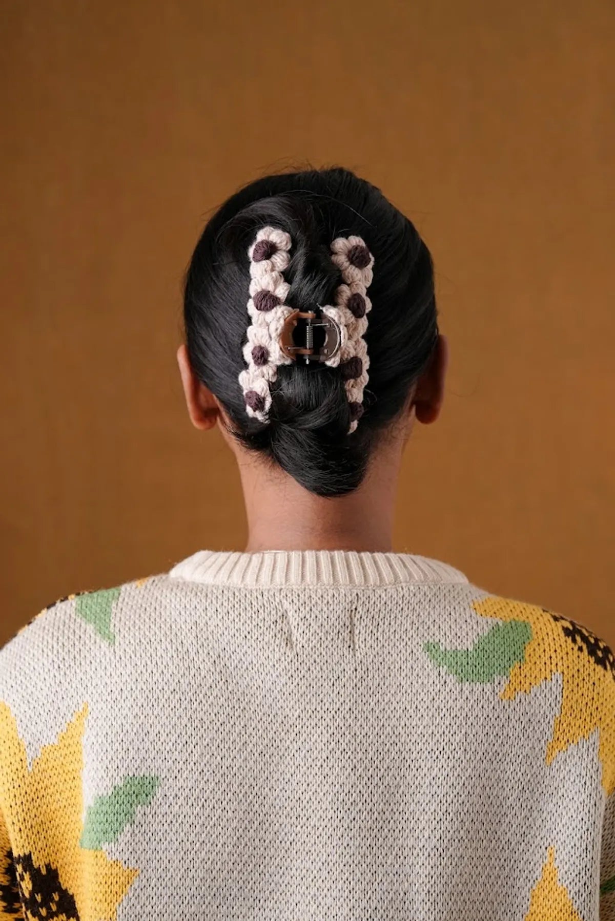 Crochet Cream Hair Floral clutcher for women