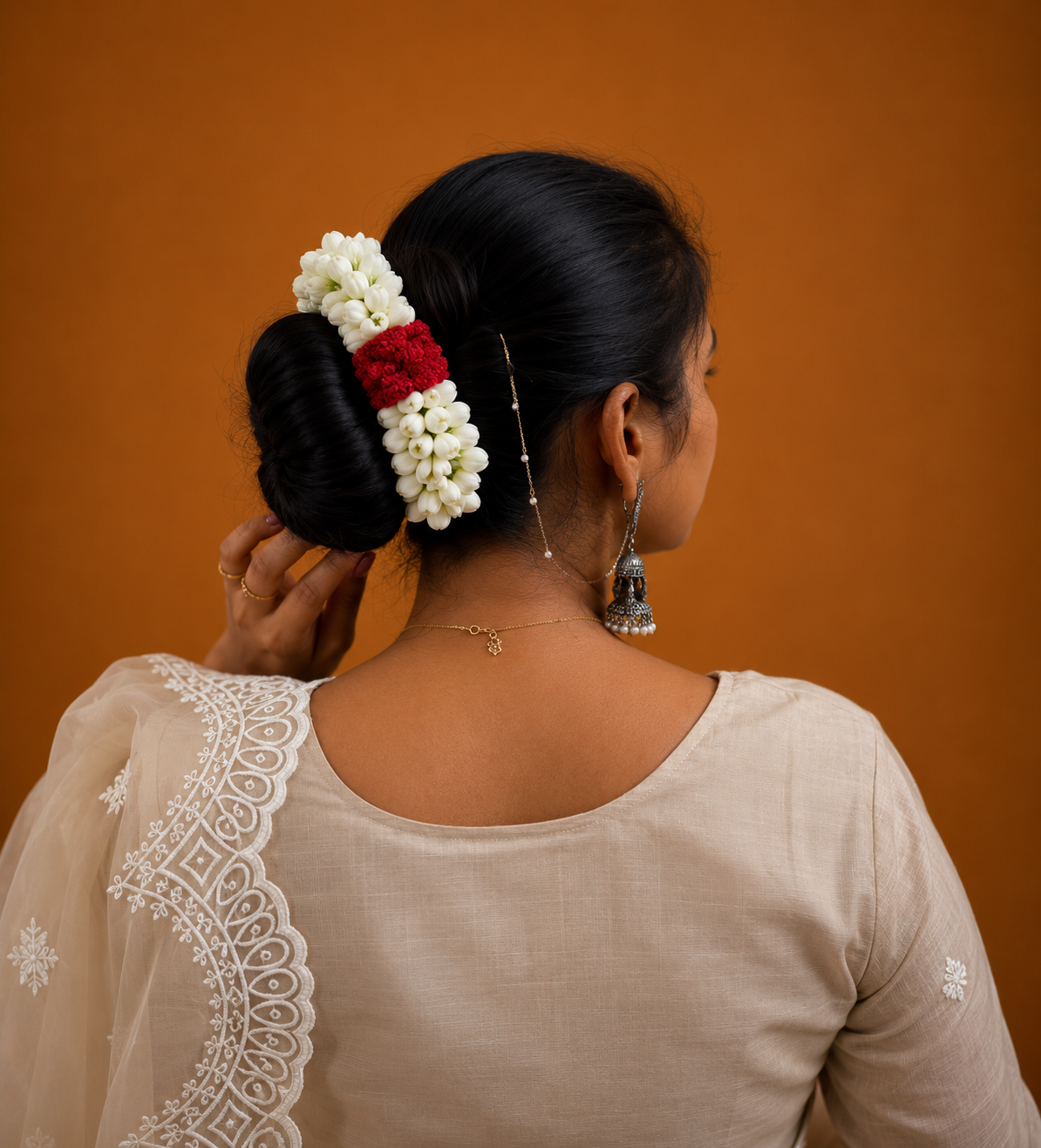 Red White Mogra gajra style 2