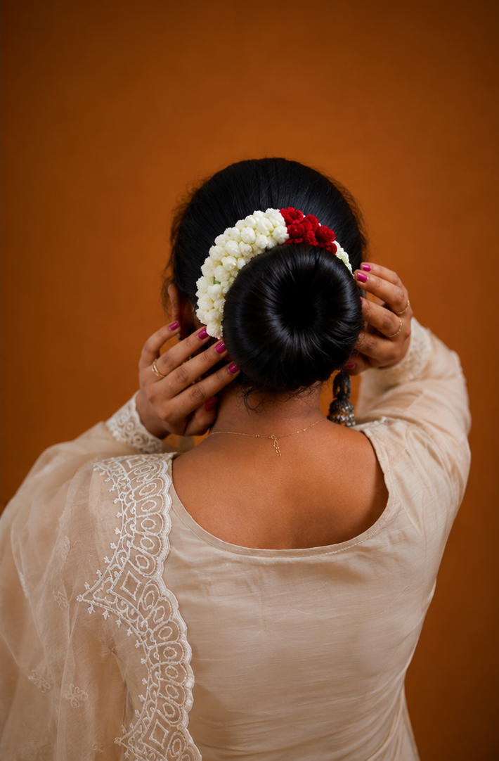 Red White Mogra gajra style 2