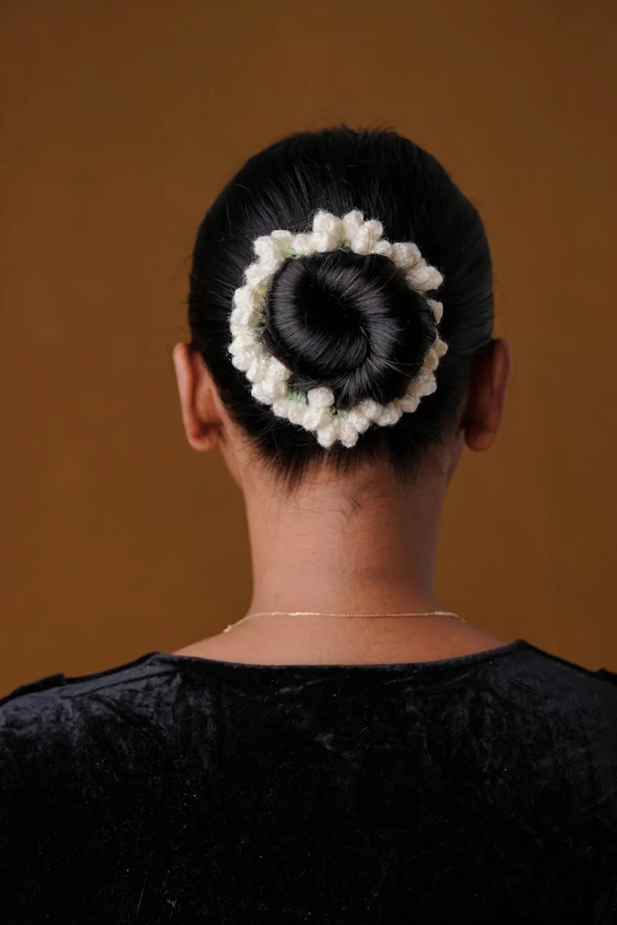 crochet white Hair Gajra Rubber Band For Women